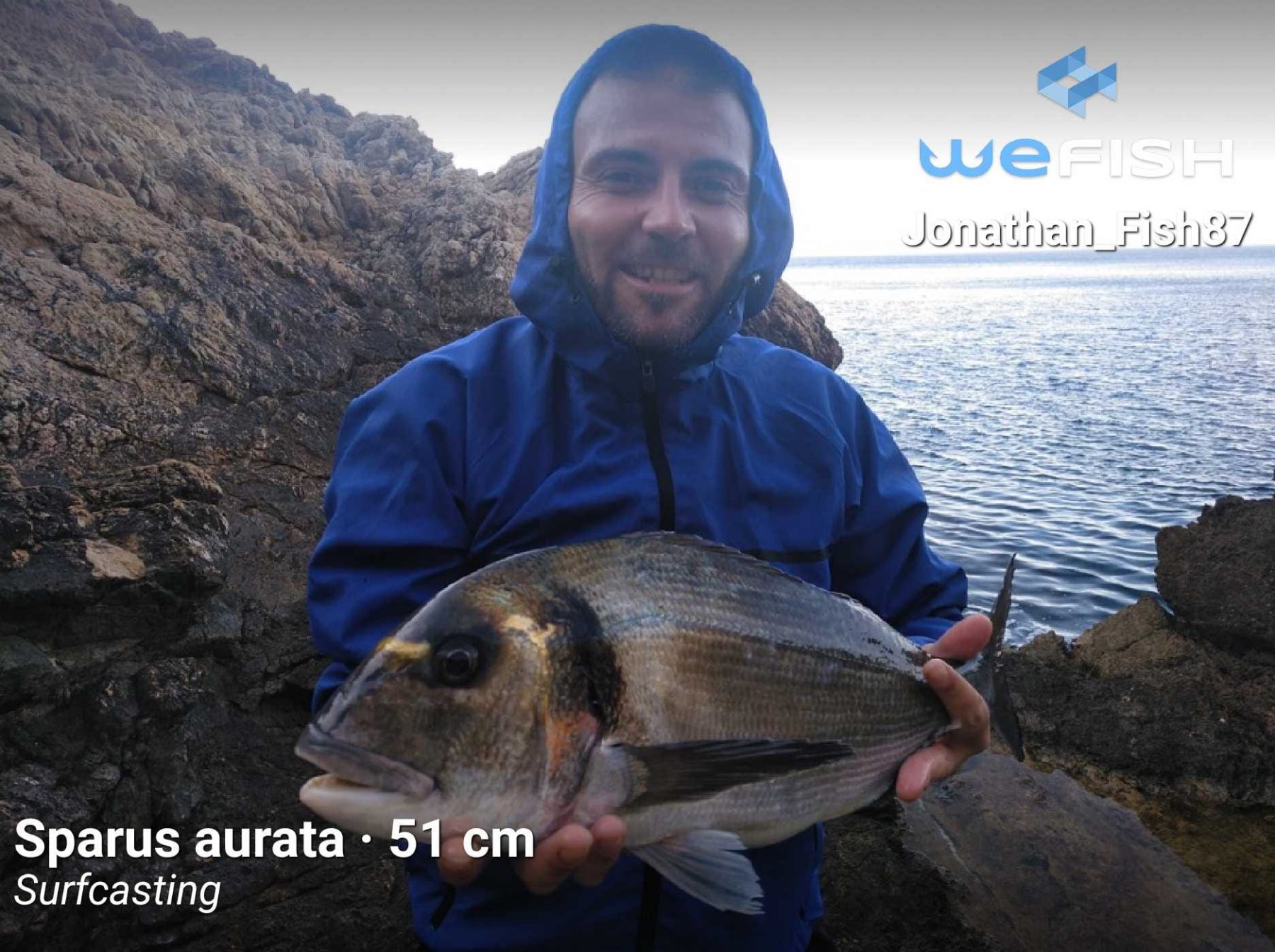 Pesca de la dorada en zona rocosa