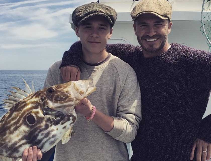 futbolistas pescando
